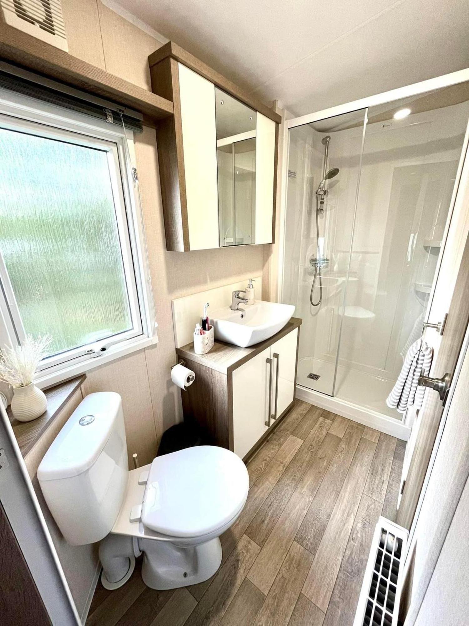 Escape To The Caravan-cornwall *